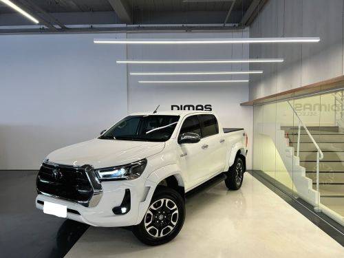 TOYOTA HILUX 2.8 D-4D TURBO DIESEL CD SRX PLUS 4X4 AUTOMÁTICO TOYOTA HILUX 2.8 D-4D TURBO DIESEL CD SRX PLUS 4X4 AUTOMÁTICO